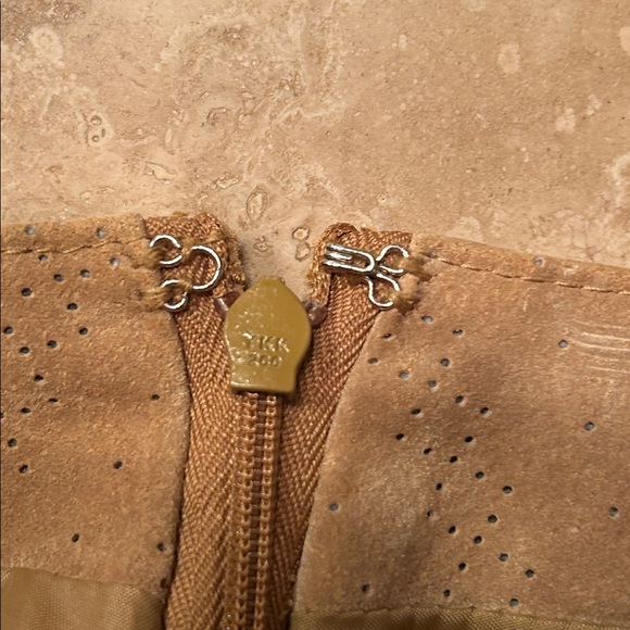 Chico’s Tan Suede Leather A-line Skirt Sz 1 - Picture 5 of 6